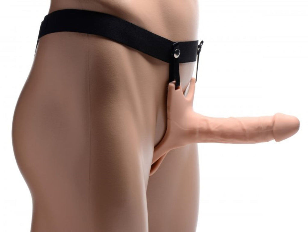 Hohler Strap-On-Silikondildo mit Gurtzeug