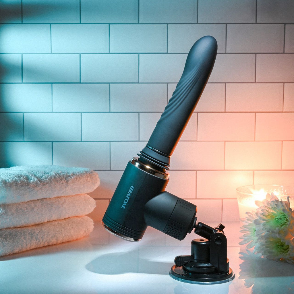 Evolved - Too Hot To Handle Vibrator mit Heizfunktion und Stoßbewegung - Schwarz