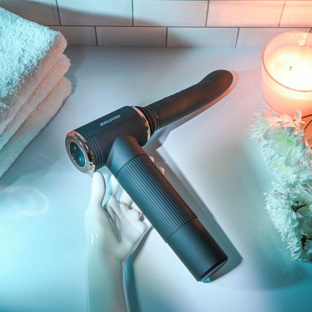 Evolved - Too Hot To Handle Vibrator mit Heizfunktion und Stoßbewegung - Schwarz