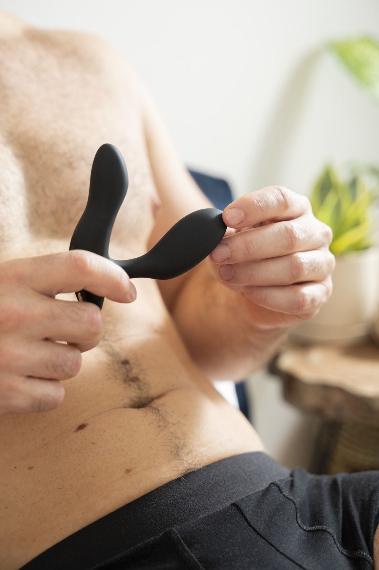 We-Vibe Vector+ - Prostatavibrator mit App und Fernbedienung - Schwarz