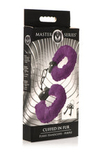 XR Brands - Cuffed In Fur Handschellen - Schwarz