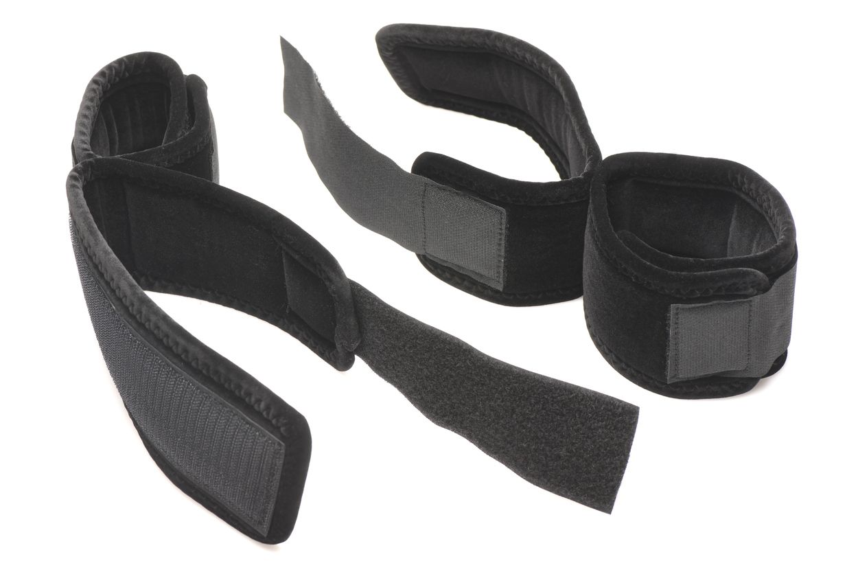 XR Brands - Hand- und Fußfesseln - Schwarz