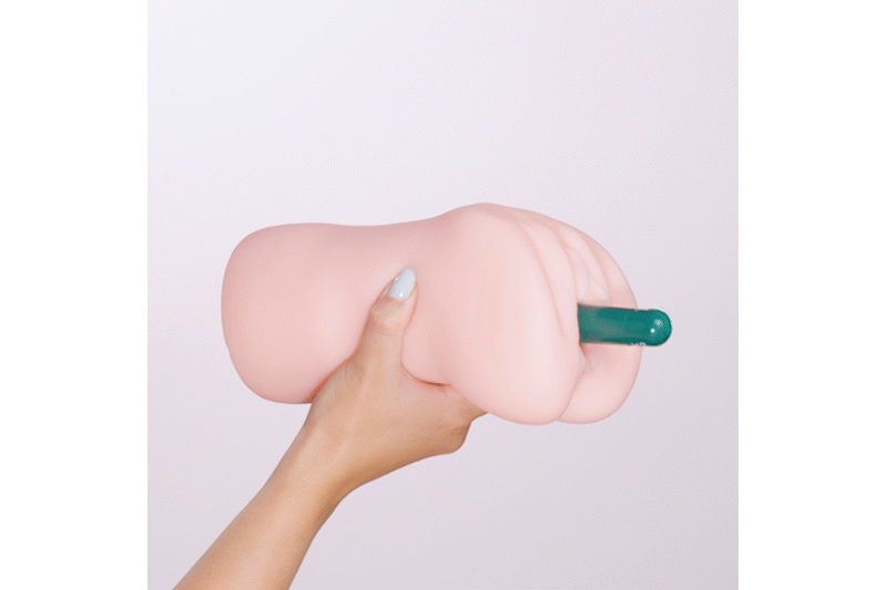 Emma Olsen - Elektrischer Masturbator mit Saugfunktion