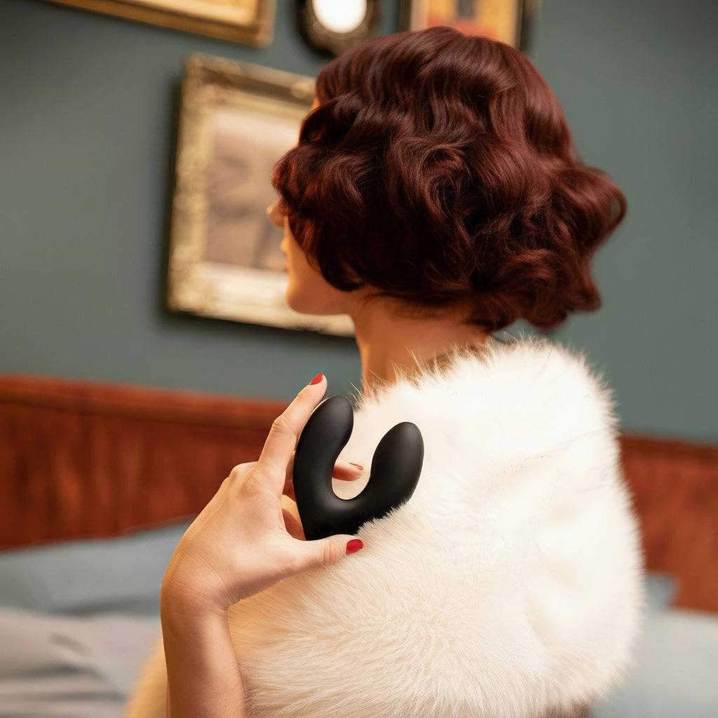 Rosy Gold - Wearable Vibrator mit Luxus-Ladecase - Schwarz